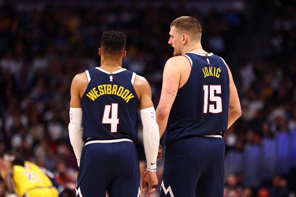 临强硬防守 临强硬防守